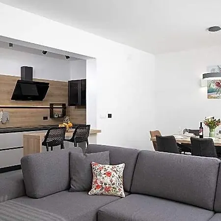 Rudina Comfortable Villa *