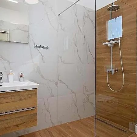 Rudina Comfortable Villa Pomer